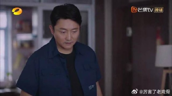 小情侣打闹,被岳父撞破,场面一度尴尬