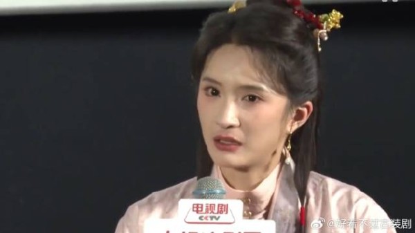 《家业》杨紫 片场回忆戳中泪点，谢心潸然落泪，颜值气质格外惊艳