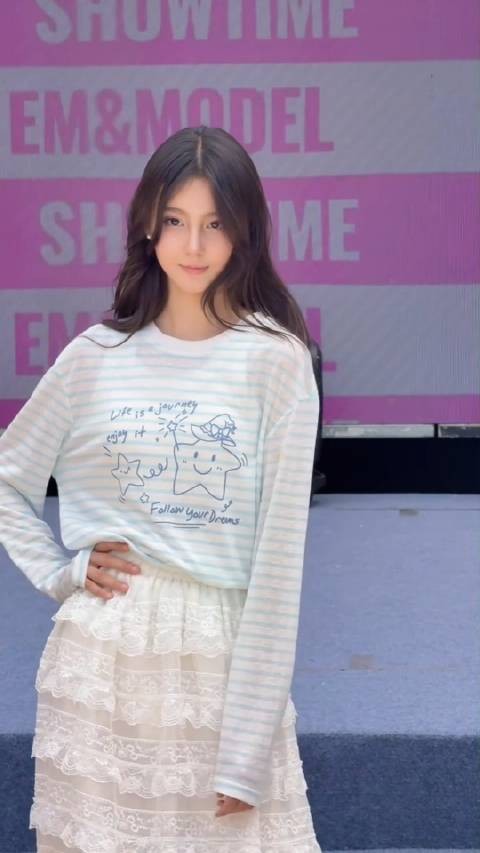 很难想象，这个神似迪丽热巴的小女孩居然才10岁