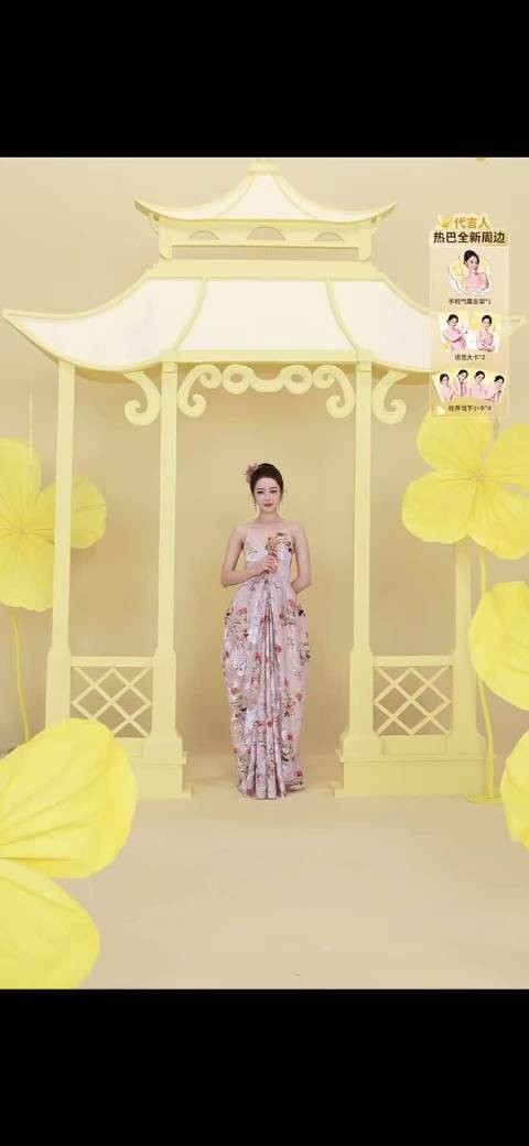 我被这个迪丽热巴美晕 这个花仙造型生图也美得太有冲击性了 脸比我手头还紧
