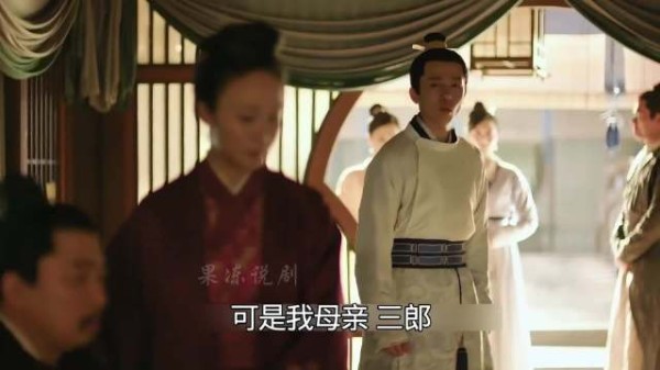小秦氏哭诉养大继子不易，顾廷烨摔碎瓷瓶终结闹剧