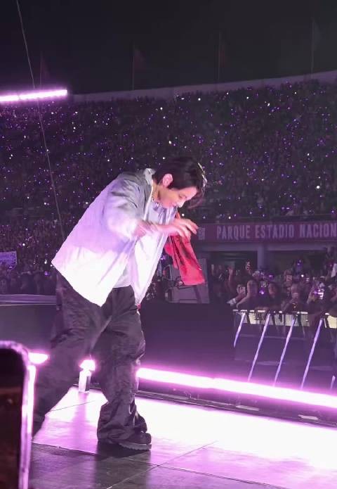 261014 BTS世巡智利圣地亚哥演唱会Day1田柾国亮相