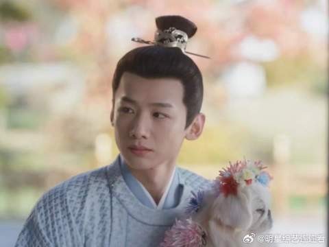 小尹峥春心萌动中