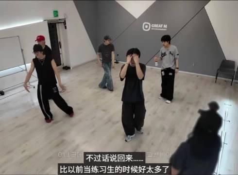 编舞老师谈礼灿舞蹈进步大，昔日不刮胡子的青春期男孩