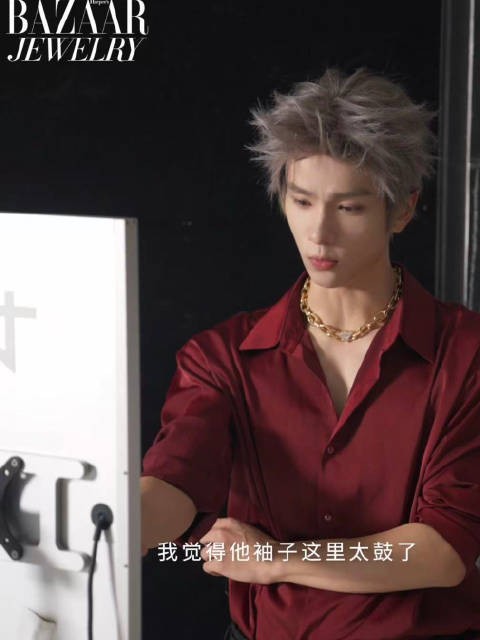 Z世代编辑一万哥@余承恩 正式上岗,他会拍出怎样的大片?