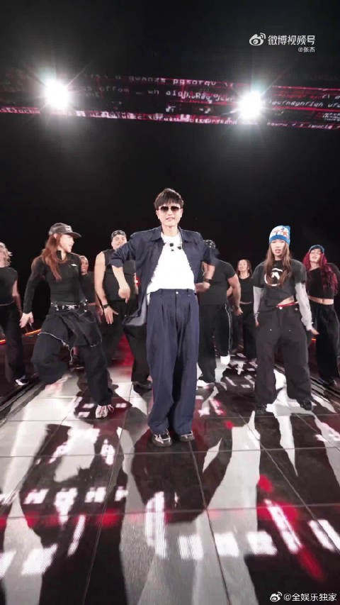 张杰深圳巡演重磅开唱，墨镜舞同步上线
