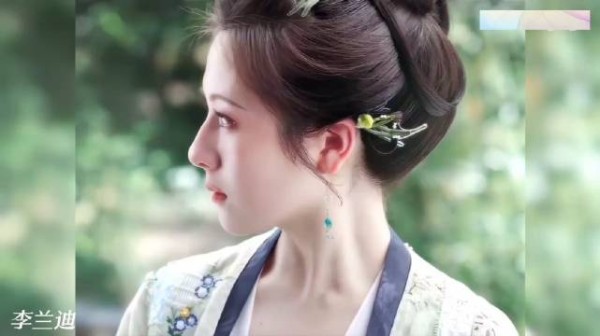 发现了吗?青色系古装真的能直观看出天选古人和古装普女的区别