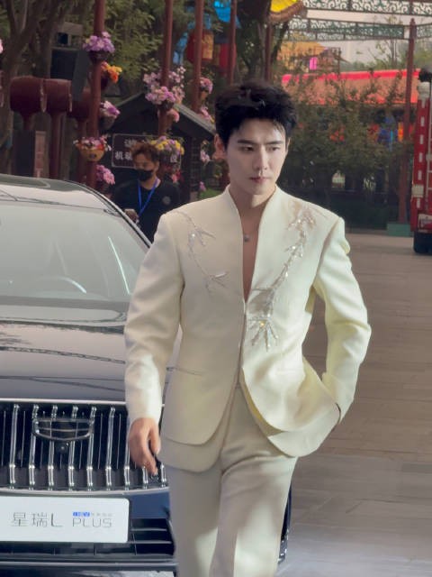 翩翩少年郎，任豪来开封啦！真的太帅啦