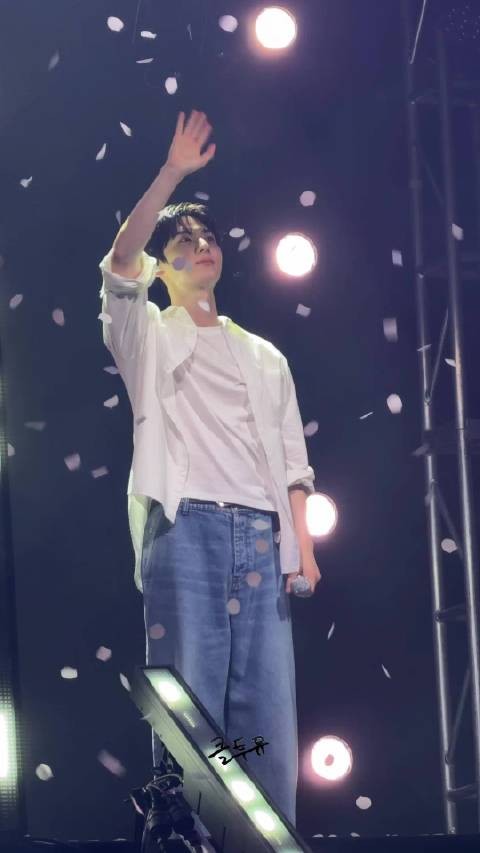 天生优越黄旼炫 261016 The Peach Blossom 饭拍视频一则 Ending my89summer