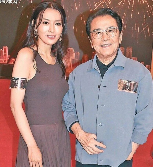 TVB花旦陈炜谈《璀璨之城》黑白画面，与姜大卫相约吃饭看剧，后续还有更奸的人
