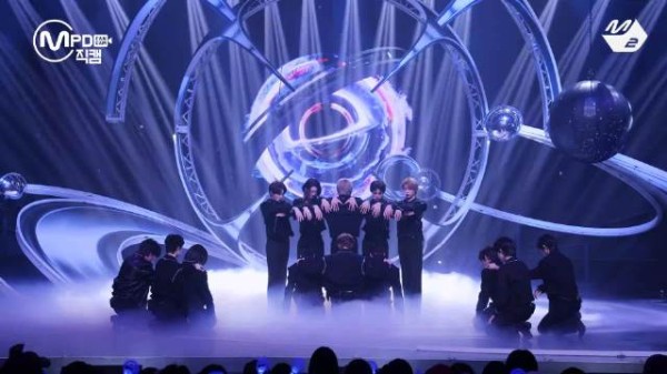 李秀满15人男团A2O SOUL初舞台亮相