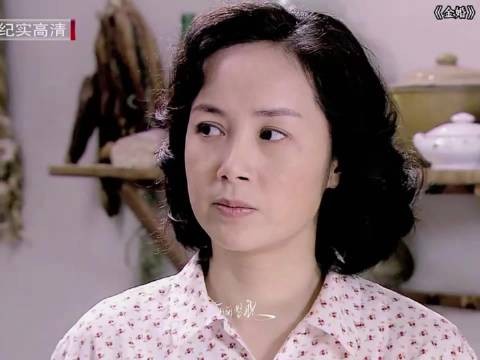 只因女儿念了几首诗，佟志文丽厨房大吵，看似聊孩子，实则翻旧账