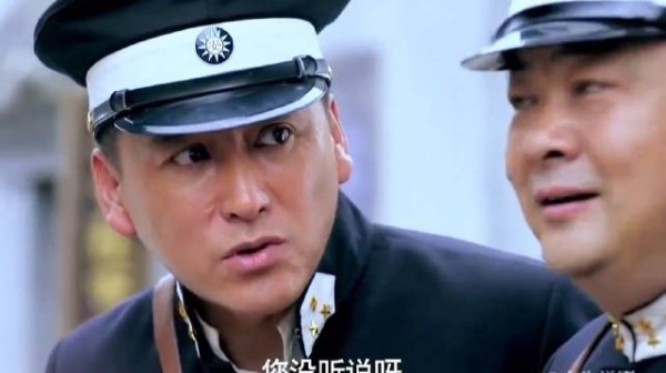 卧底不仅给同伴通风报信,而且经过他的策划让同伴全身而退!