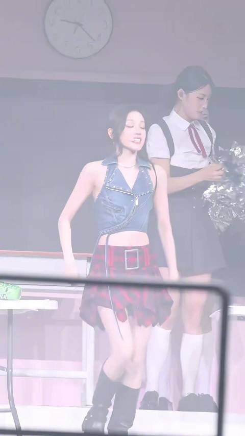 宋雨琦演唱会大屏生图被赞像精修