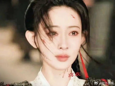 东亚人的眼眶太浅了，载不住泪也载不住悲