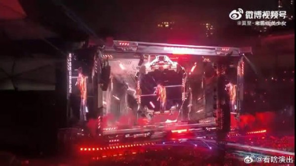 张杰演唱会舞美彩带歌曲持续升级藏幸福