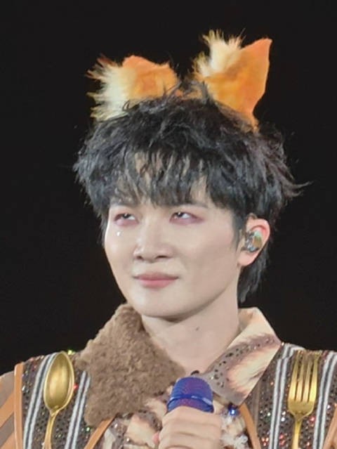 周深长沙演唱会小狐狸串烧引全场尖叫