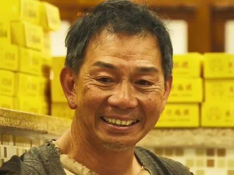 女人逆袭成功后,竟发现当年的恩人在捡废品!