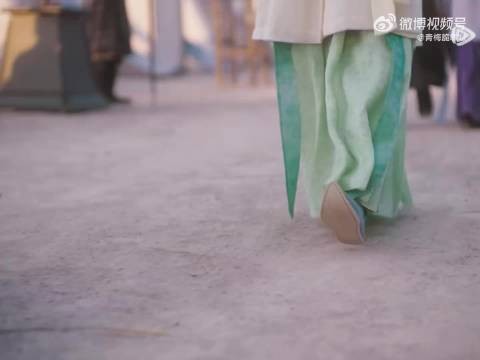 这个衣摆毫无美感,为什么要给这么多镜头