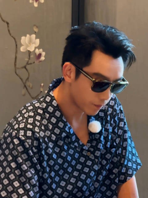 当小室用超带感的bgm解锁恺boss