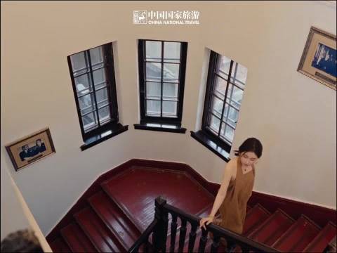 张碧晨300米高空拍杂志 官宣中国国家旅游大使
