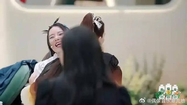 魔性洗脑电音舞曲姐姐即将全场！