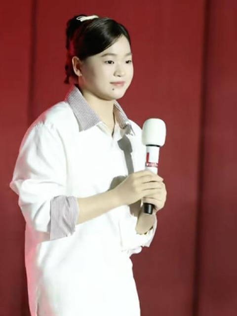 全红婵出席商业活动，自称搞笑女