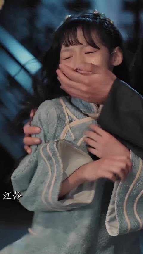 蛰伏十三年,她把情爱当作利刃,向沈家讨还灭门血仇
