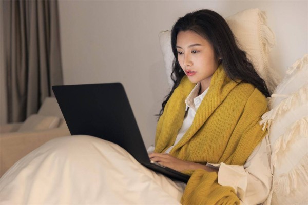 已婚女人对你动心会有三个征兆，尤其是第三个，基本不会狠心拒绝你