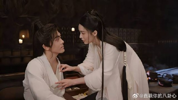 紫夜取出瞳脑中的金针，不料对方翻脸不认人