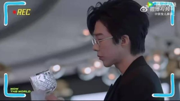 刘宇宁西装眼镜杀实在是智性恋的天才啊,谁能拒绝