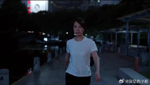 胜男@素描闫妮 与钱三一妈妈@刘孜 友情持续升温，友谊之花真是开满了整栋楼呀