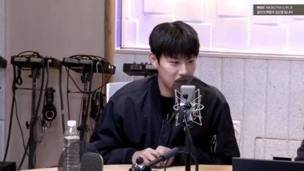 朴佑镇1013solo回归 金申英正午的希望曲下班视频公开