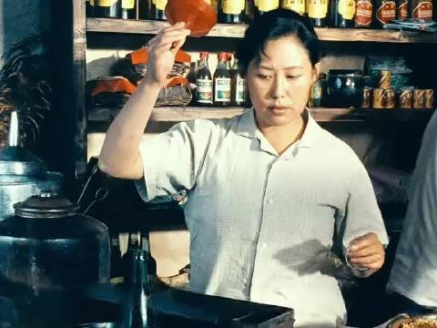 只用了一瓶香油，女首富竟给傻儿子娶到了好媳妇