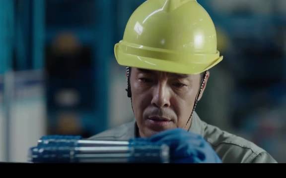 清洁工大叔在核电站打扫卫生时，竟然发现用于核级螺丝上带着秀点
