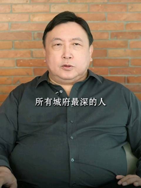 王晶：所有城府深的，外表都是乐呵呵的，香港武行都不让女人管钱
