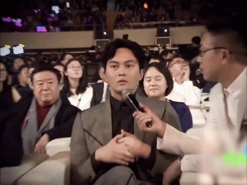 张智霖出道30年,半永久神颜魅力不减,年纪越大越帅
