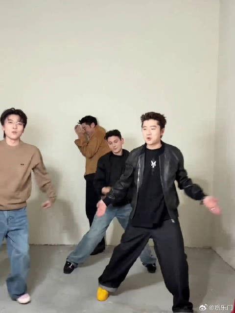 艾热现场教曹骏跳狗熊哆嗦毛