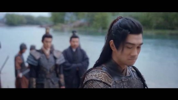 折腰:比彘被迫服从刘琰,出手要杀了魏梁,魏梁机智一招逃走