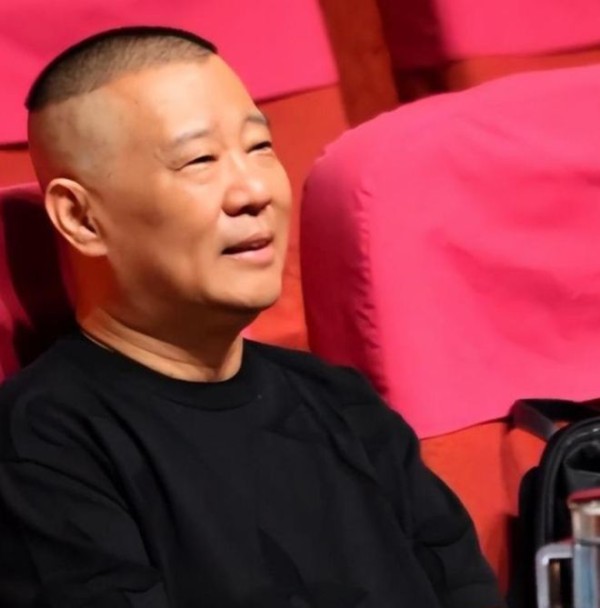 郭德刚再次出现后再被举报，杨议称永不原谅，官方给出回应正在调查