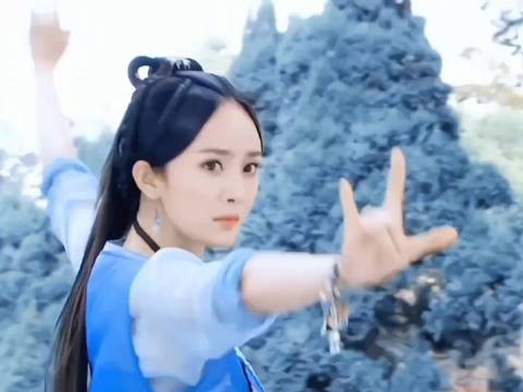 杨幂跟马天宇拍古剑奇谭后来成了好朋友，后来马天宇低谷期会找杨幂谈心