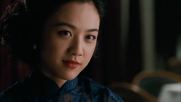 易先生爱不爱王佳芝，爱情最回味在起初滋生