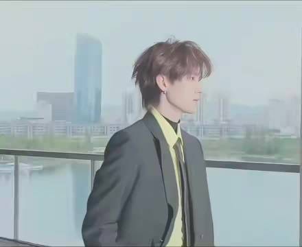 周翊然wink梨涡绝杀，少年气质扑面而来