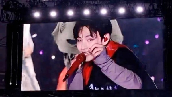 金泰亨BTS阿根廷演唱会Day2豹纹造型亮相
