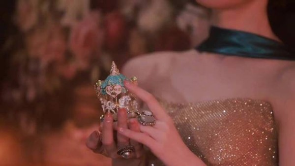 陈瑶文荣奖油画少女造型 :陈瑶是从油画里走出来的吧