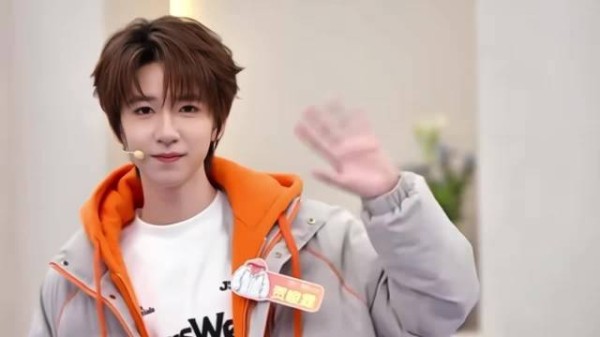最后又再一次喊起了团名 大家好，我们是 时代少年团！