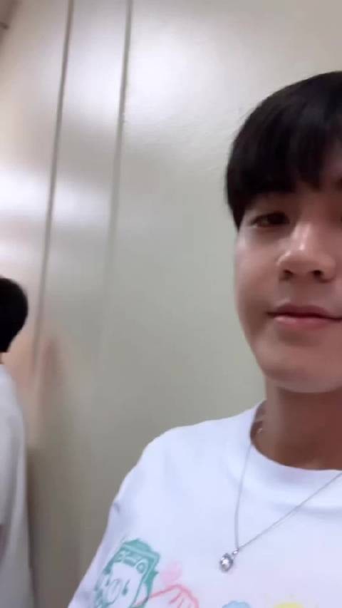 stwn镜头记录爱人与孩子,小屁孩闪击baba爱玩就玩