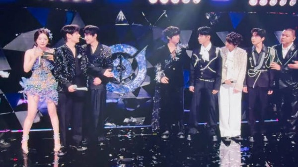 杨幂拉走无畏，钎九合体，九尾再给杨幂发lsh