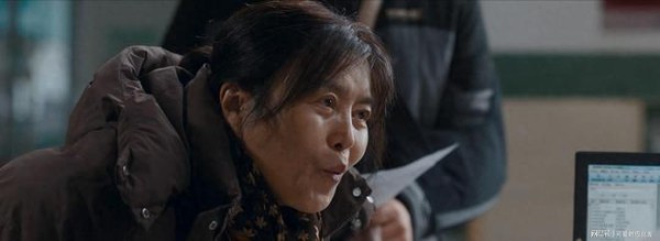 演完蒋欣的妈妈，又演肖战的母亲，53岁的姜宏波身材颜值依旧在线