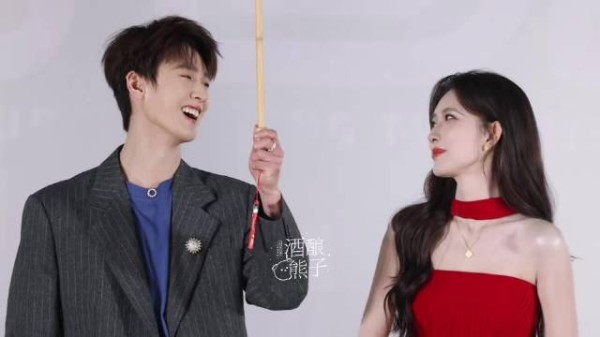 孟子义李昀锐就这样相视一笑